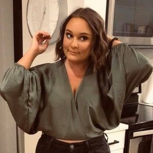 Meet your Posher, Courtney